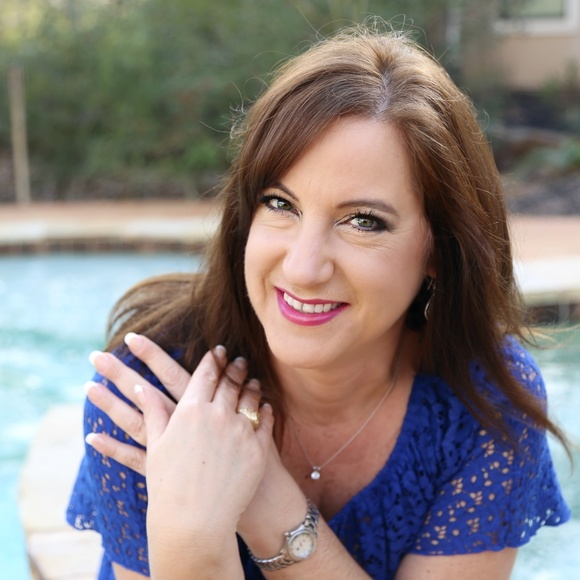 Meet your Posher, Buffy - Picture 1 of 1